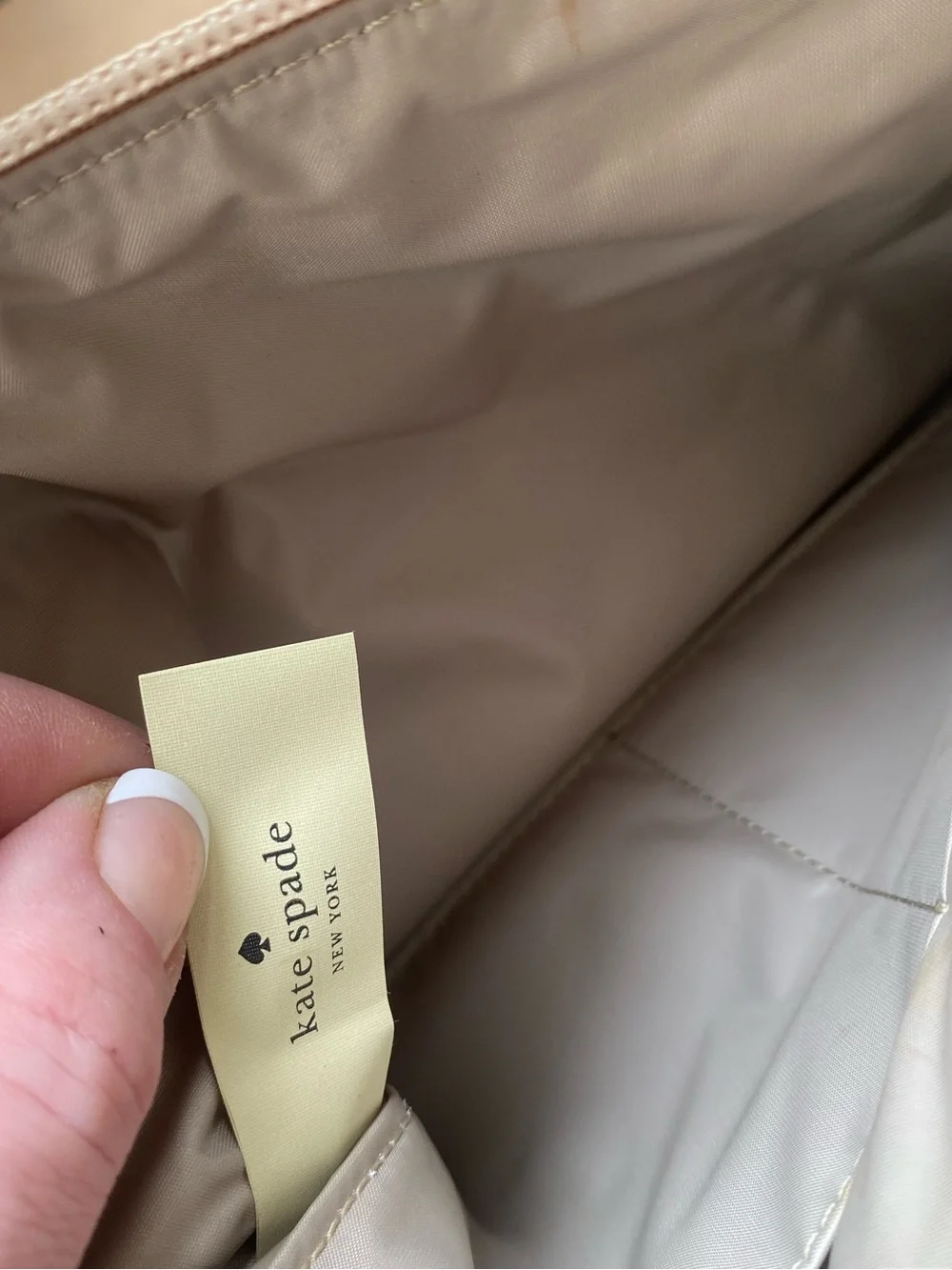 (NWT!)✨KATE SPADE- Gold Metallic Perforated Heart Zip Pouch✨